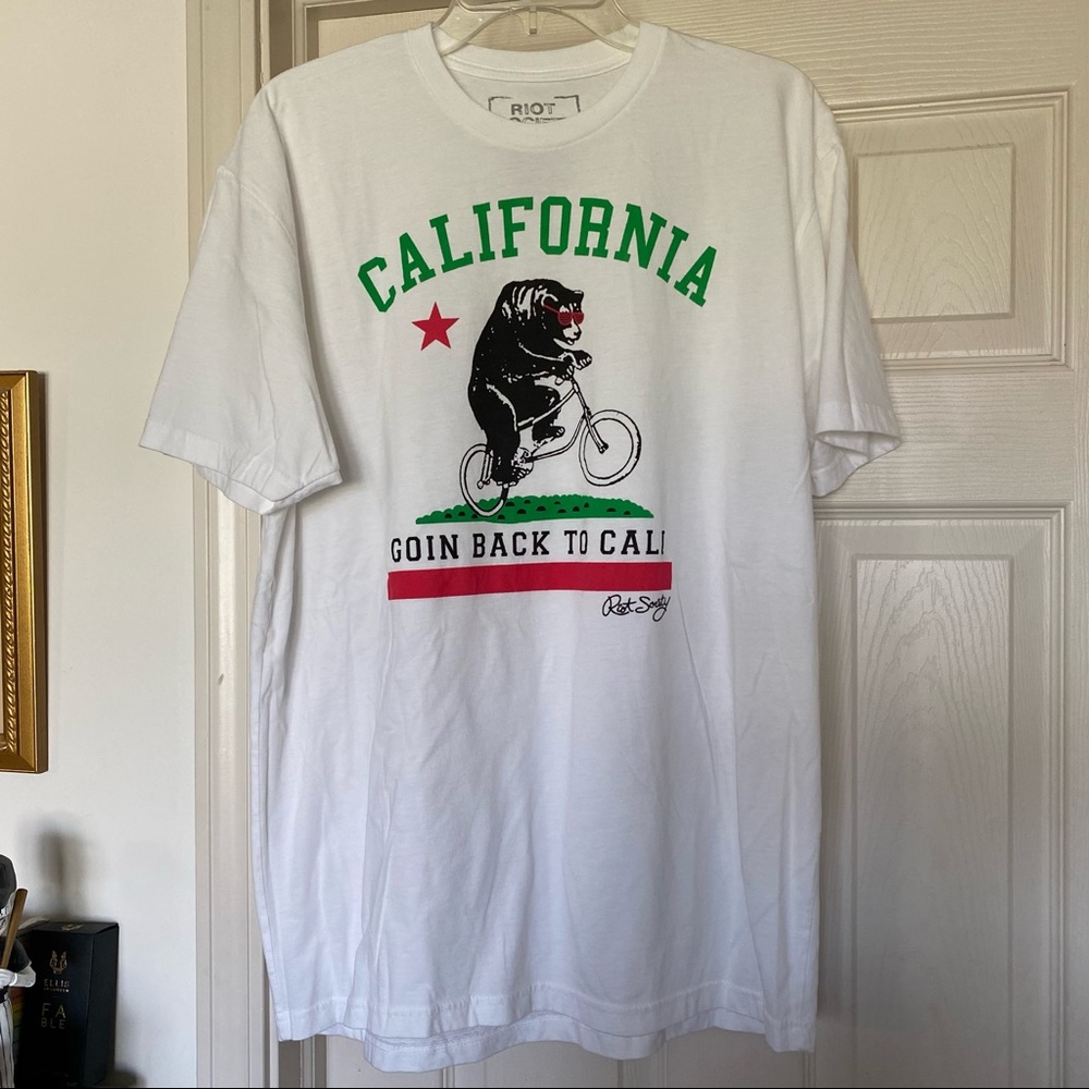 Riot Society men’s xl tee